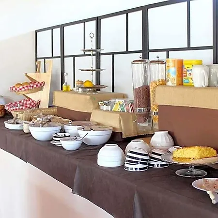Vesta Hotel *