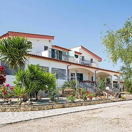Hotel Vesta *